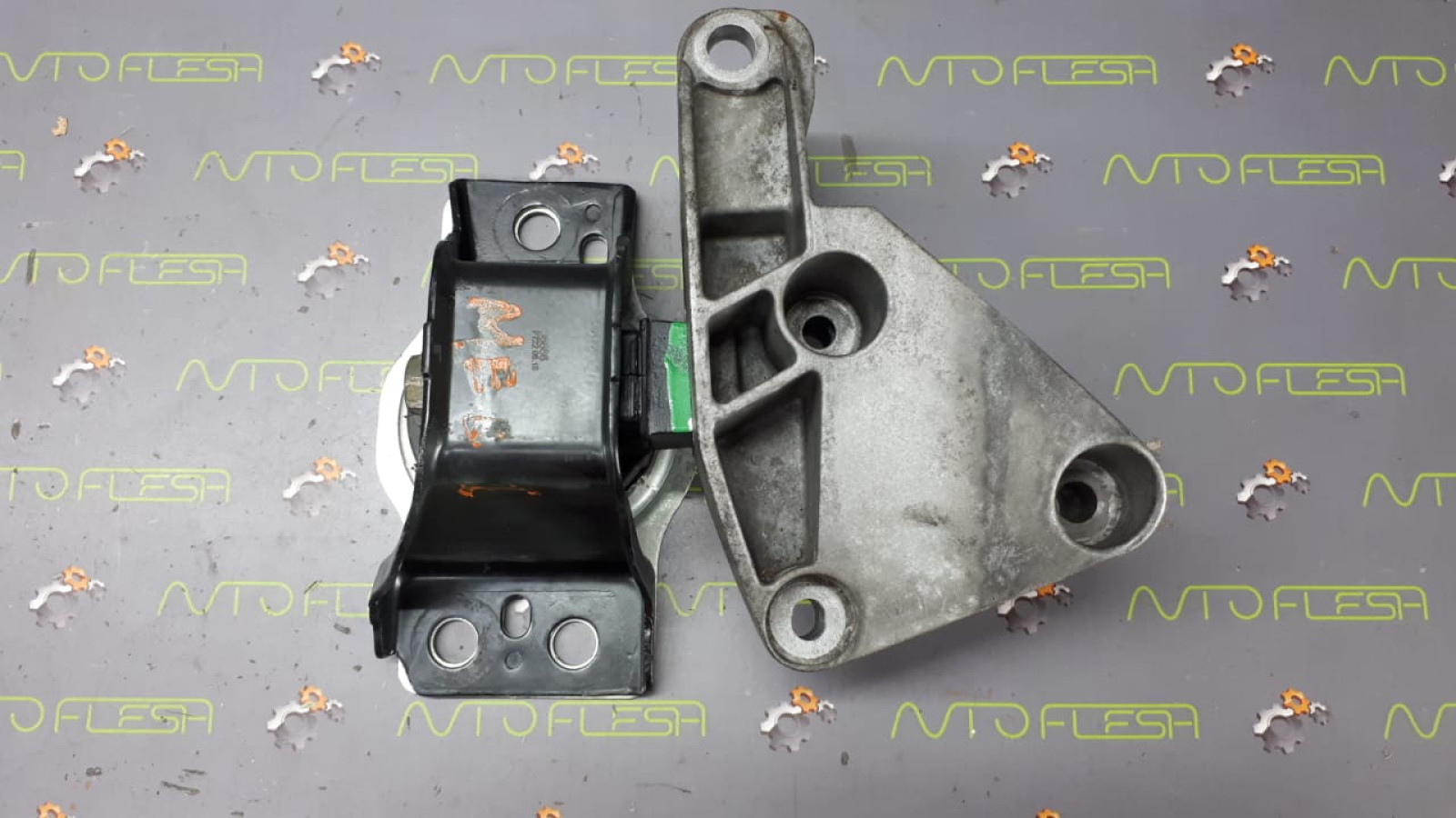 Б/у подушка двигателя верхняя/ опора 8200549046 для Renault Grand Scenic II/ Megane II/ Scenic II
