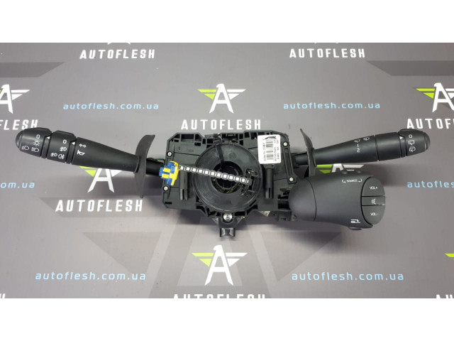 Б/у переключатель подрулевой правый 8200792587, 901057668 для Dacia Duster/ Logan/ Sandero