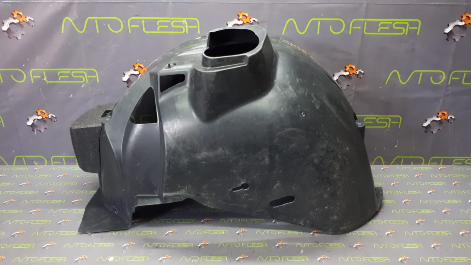 Б/у подкрылок передний правый A4518840222 для Smart ForTwo 451
