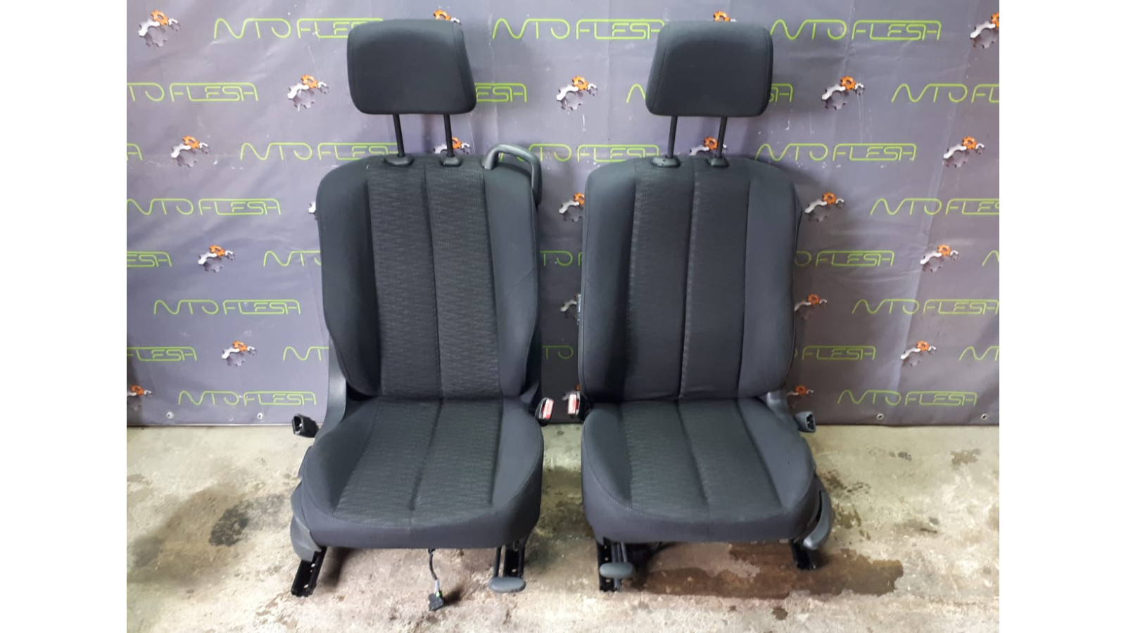 Б/у сиденья передние для Renault Scenic II (2003-2008) Б/у сиденья передние для Renault Scenic II (2003-2008)
