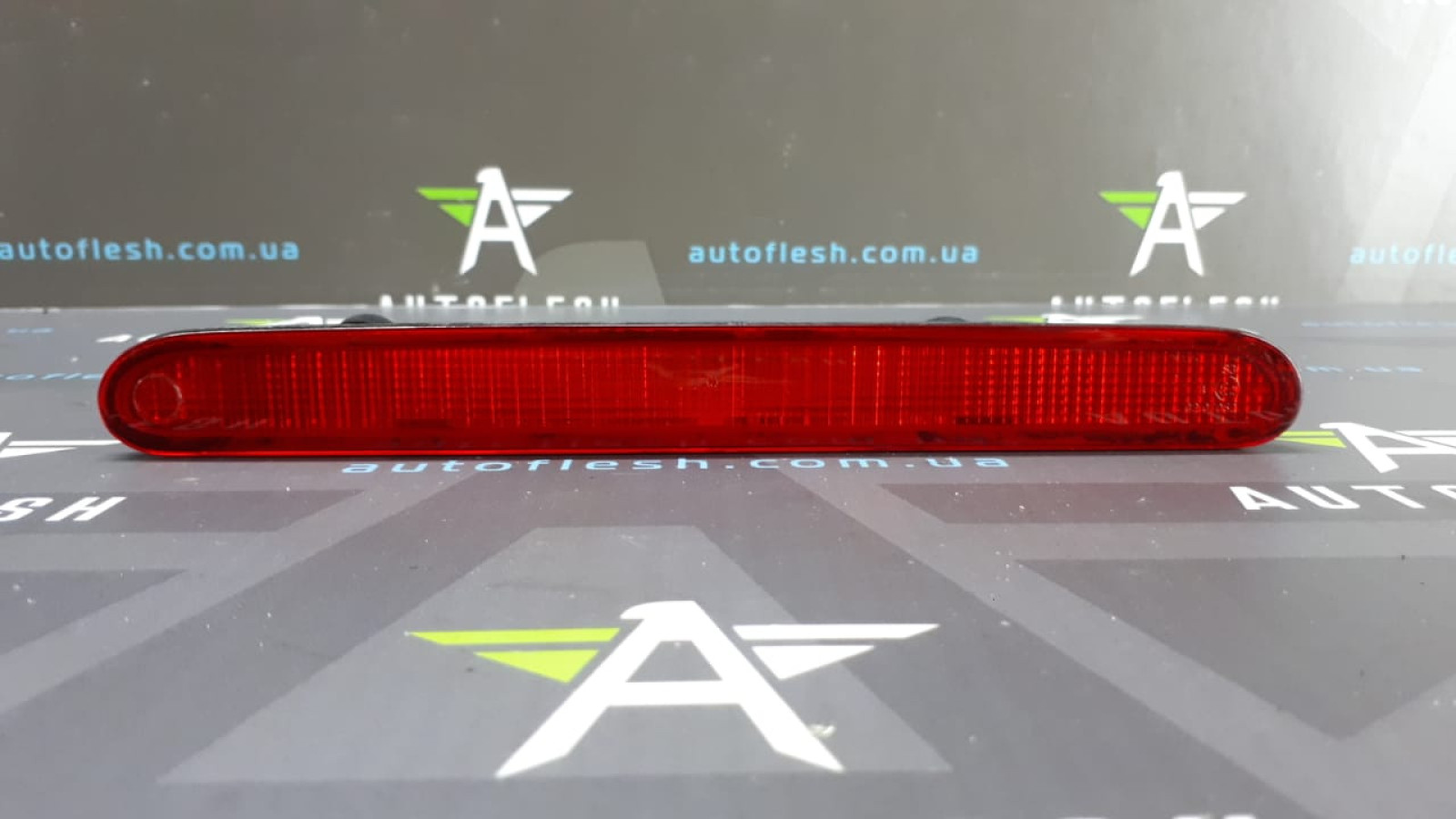Б/у стоп-сигнал задний дополнительный 9682830180, 9688528980 для Citroen Berlingo/ Peugeot Partner
