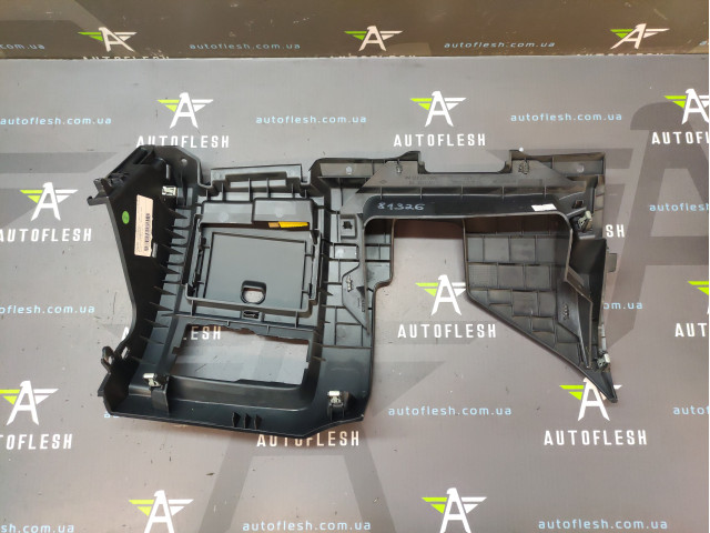 Накладка торпедо 689210731R Renault Fluence Megane 3 Накладка торпедо 689210731R Renault Fluence Megane 3