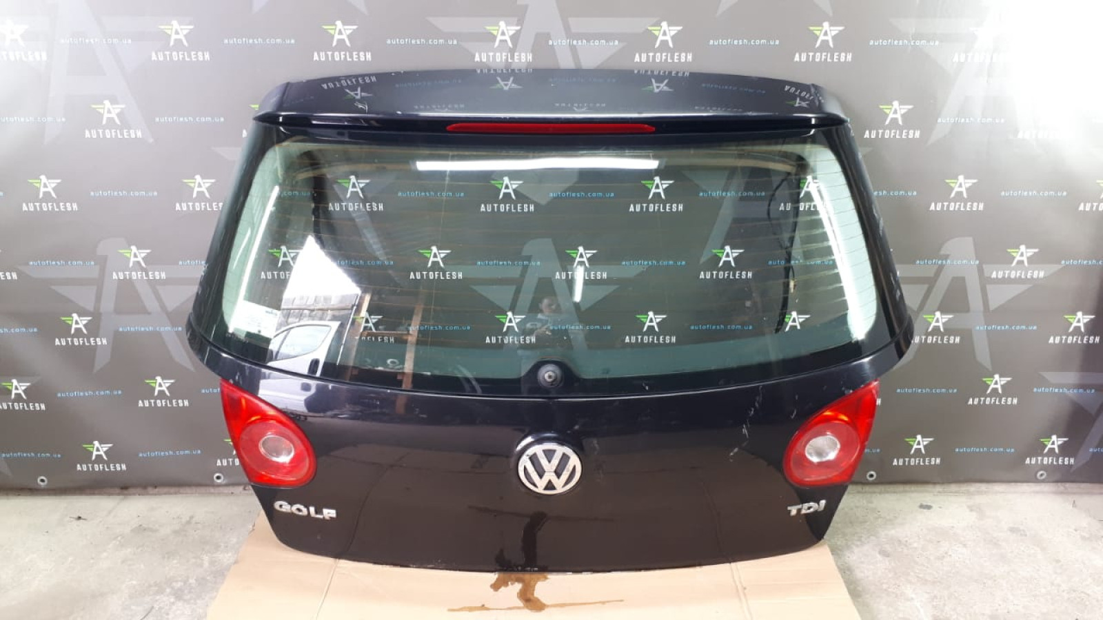 Б/у крышка багажника/ ляда для Volkswagen Golf V Б/у крышка багажника/ ляда для Volkswagen Golf V
