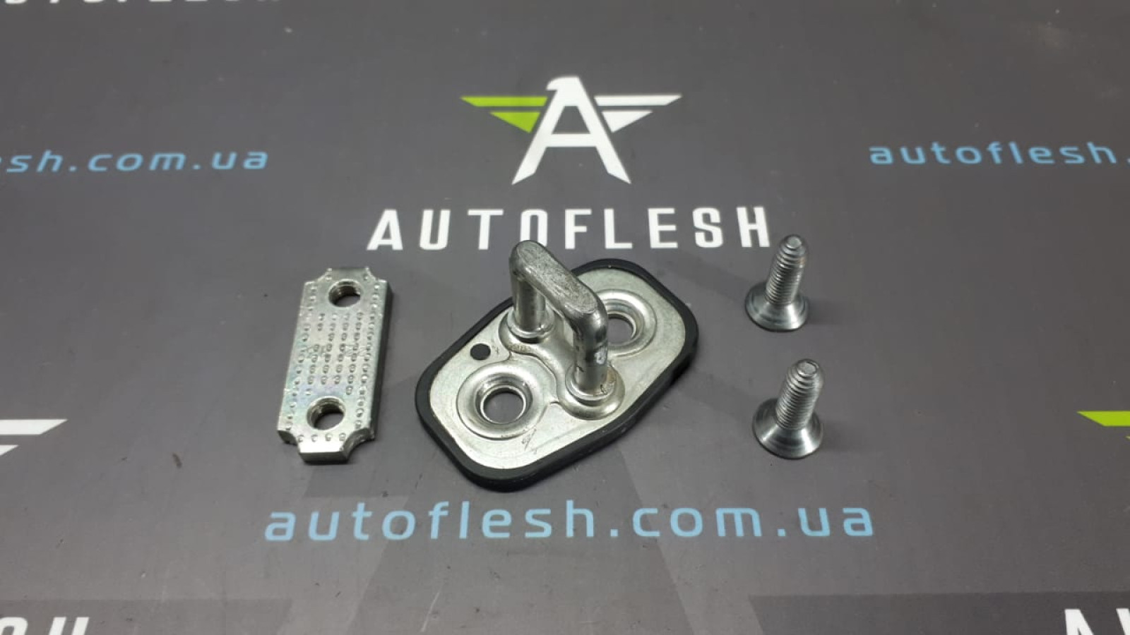 Б/у скоба замка двери/ ответная часть замка 9655466480 для Citroen Berlingo, Jumpy III/ Fiat Scudo Б/у скоба замка двери/ ответная часть замка 9655466480 для Citroen Berlingo, Jumpy III/ Fiat Scudo