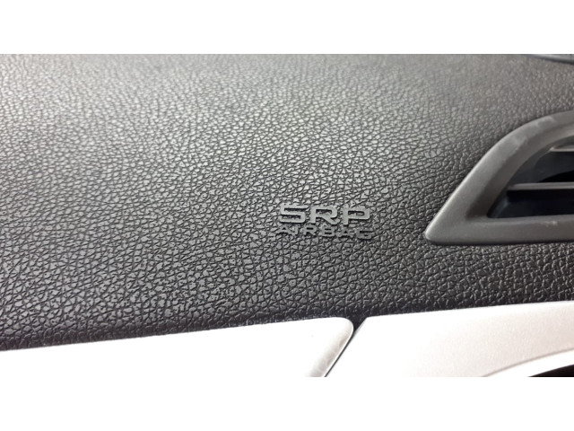 Б/у панель безопасности, торпедо, панель SRP Airbag 681000022R для Renault Megane III Б/у панель безопасности, торпедо, панель SRP Airbag 681000022R для Renault Megane III