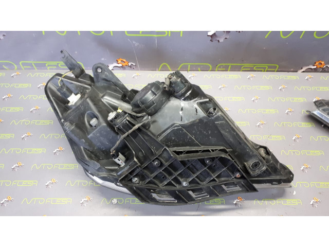 Б/у фары передние (фара передняя) 8310134100/ 8310234100 для SsangYong Korando Б/у фары передние (фара передняя) 8310134100/ 8310234100 для SsangYong Korando