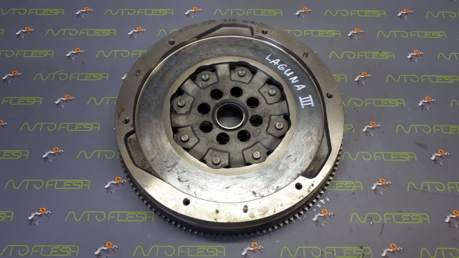 Б/у маховик демпферный 8200620330 2.0 dCi для Nissan/ Renault Б/у маховик демпферный 8200620330 2.0 dCi для Nissan/ Renault
