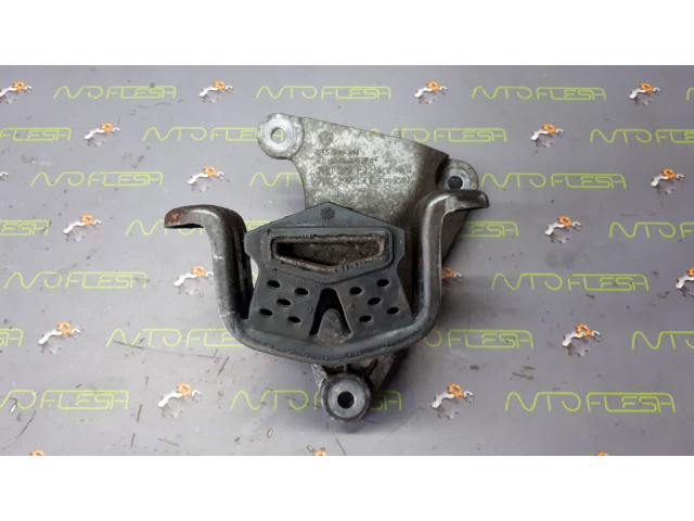 Б/у подушка КПП/ кронштейн 7H0399151H, 7H0399151L для Volkswagen Multivan V/ T5 Б/у подушка КПП/ кронштейн 7H0399151H, 7H0399151L для Volkswagen Multivan V/ T5