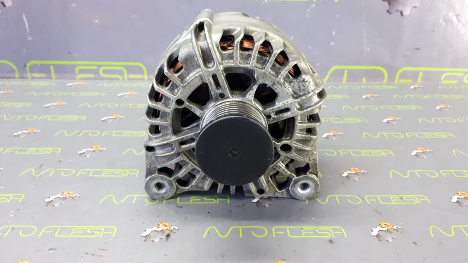 Б/у генератор TG15C058, 8200404459 для Nissan/ Opel/ Renault