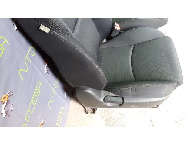 Б/у сиденья передние для Mazda 3, 2009 Б/у сиденья передние для Mazda 3, 2009
