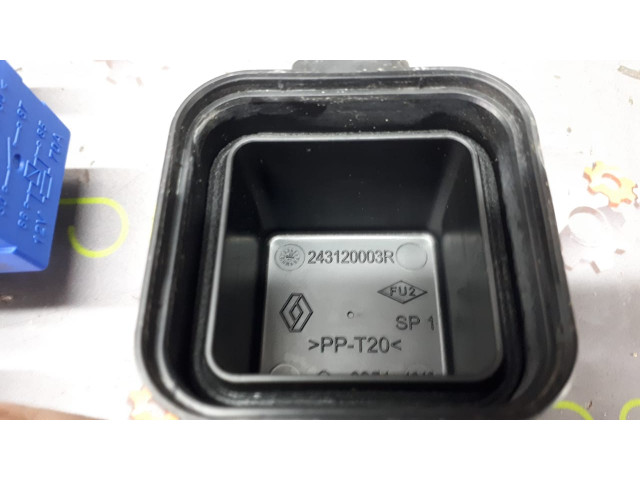Б/у блок реле 243120003R, 8200351488, 12V/ 70A для Renault Б/у блок реле 243120003R, 8200351488, 12V/ 70A для Renault