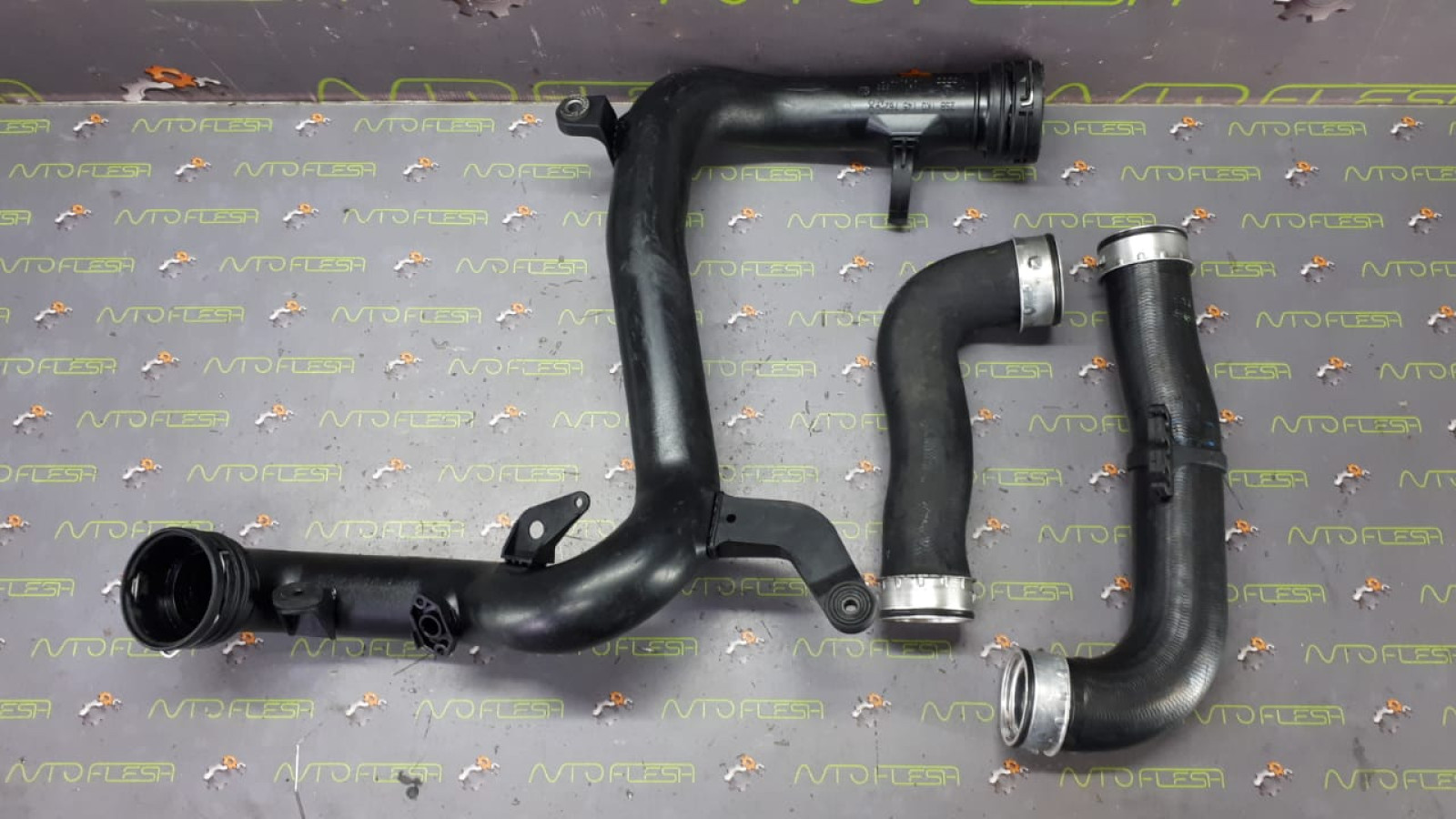 Б/у патрубок интеркулера 1K0145834G для Audi/ Seat/ Skoda/ Volkswagen
