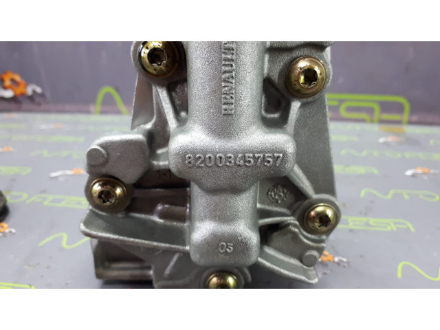 Б/у насос масляный в комплекте 8200345633, 150005392R для Nissan/ Opel/ Renault Б/у насос масляный в комплекте 8200345633, 150005392R для Nissan/ Opel/ Renault