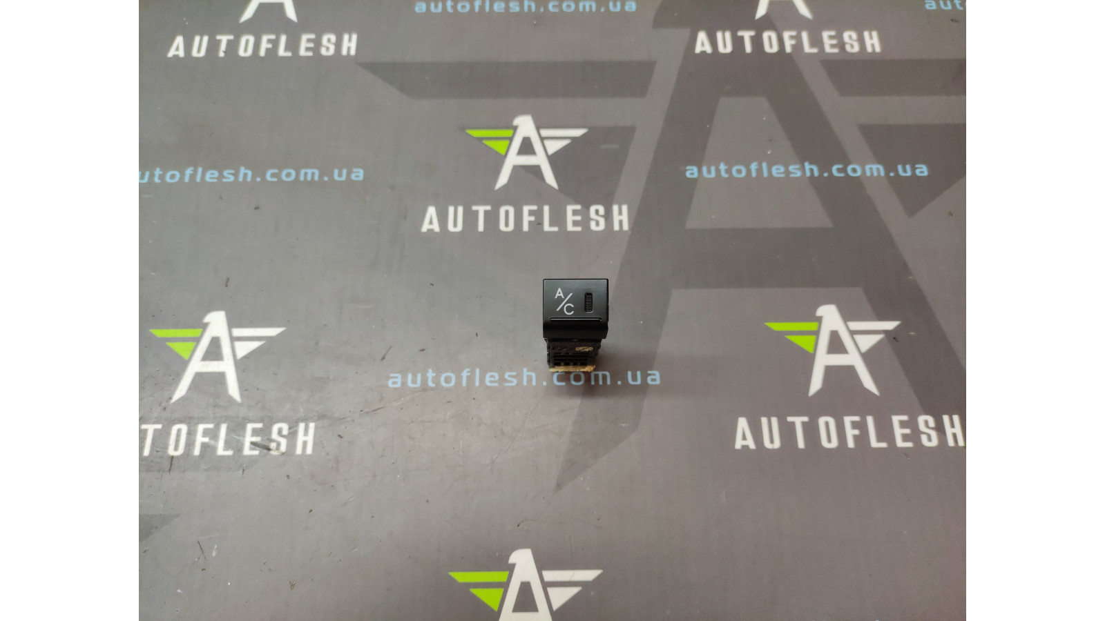 Б/в кнопка включення кондиціонера A/C 9725922000 для Hyundai Getz