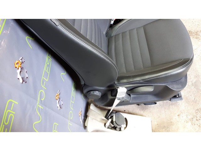 Б/у сиденья передние для Renault Laguna III, 2012 Б/у сиденья передние для Renault Laguna III, 2012
