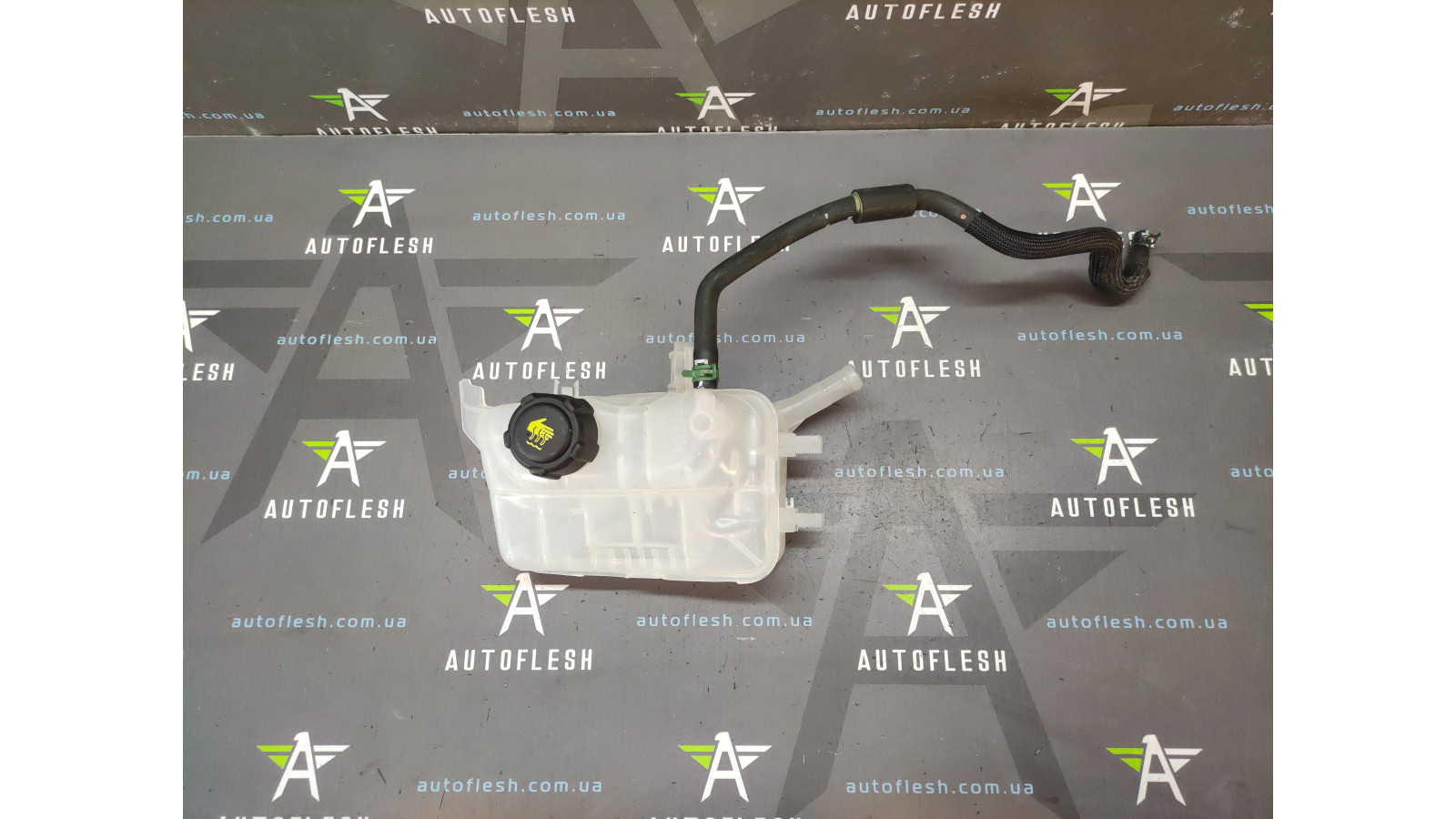Б/у бачок расширительный 217100005R для Renault Fluence/ Grand Scenic III/ Megane III/ Scenic III