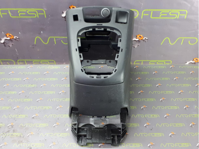 Б/у консоль центральная 969100066R, 969100067R для Renault Scenic III Б/у консоль центральная 969100066R, 969100067R для Renault Scenic III