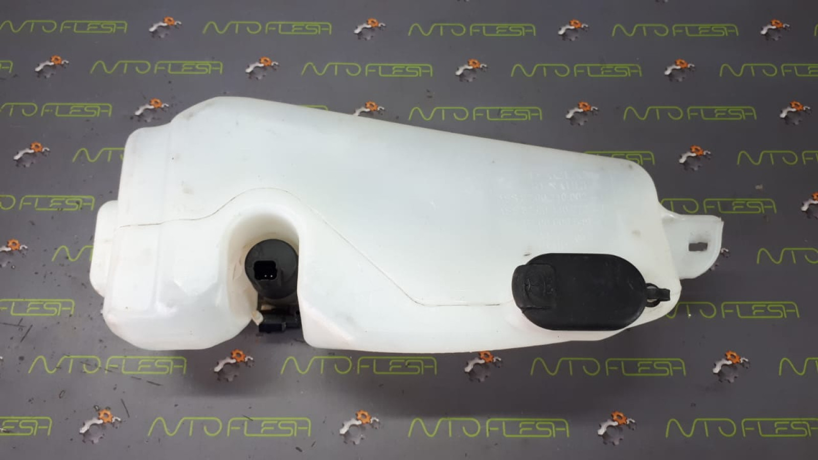 Б/у бачок омывателя 8200210002, 8200440772, 8200609549 для Dacia Duster/ Logan/ Sandero Б/у бачок омывателя 8200210002, 8200440772, 8200609549 для Dacia Duster/ Logan/ Sandero