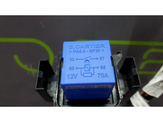 Б/у блок реле 243120003R, 8200351488, 12V/ 70A для Renault Б/у блок реле 243120003R, 8200351488, 12V/ 70A для Renault