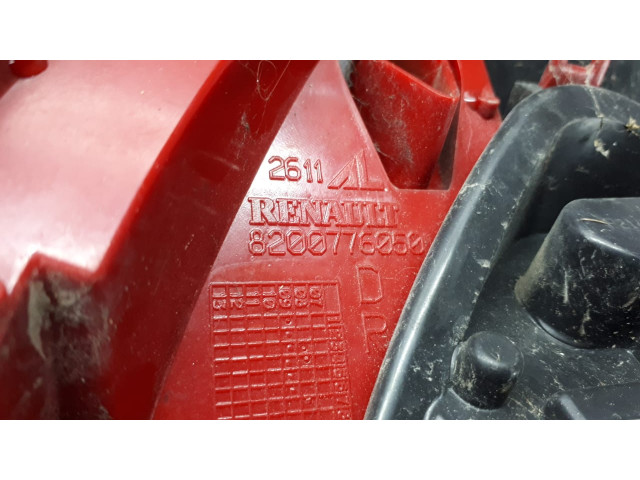 Б/у фонарь задний внешний в сборе 8200886944, 8200886946 для Renault Clio III, хэтчбек Б/у фонарь задний внешний в сборе 8200886944, 8200886946 для Renault Clio III, хэтчбек