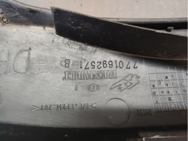 Молдинг переднього крила 7701692571, 7701692570 Opel Movano Renault Master 2 Молдинг переднього крила 7701692571, 7701692570 Opel Movano Renault Master 2