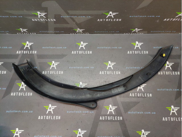 Молдинг переднього крила 7701692571, 7701692570 Opel Movano Renault Master 2 Молдинг переднього крила 7701692571, 7701692570 Opel Movano Renault Master 2