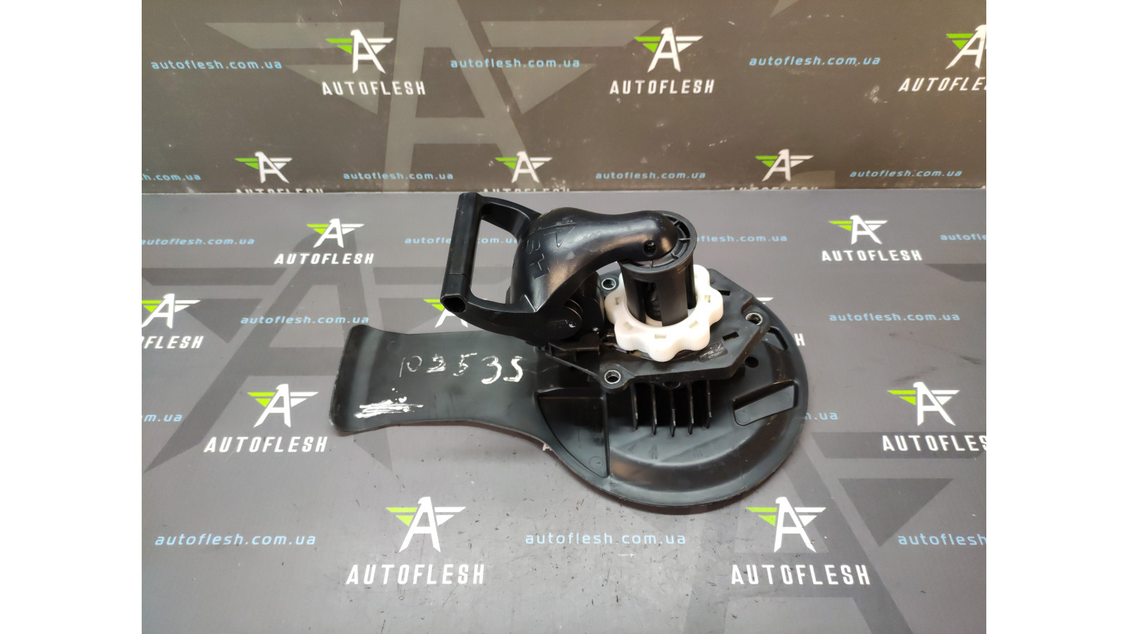 Б/в кріплення запаски 8200367262, 8200304319 для Renault Clio III/ Modus Б/в кріплення запаски 8200367262, 8200304319 для Renault Clio III/ Modus