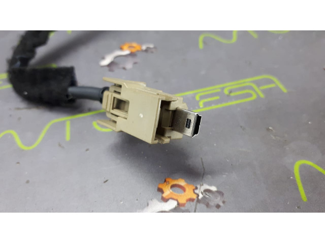 Б/у проводка модуля TCU/ фишки/ разъемы блока TCU 283905714R для Renault Zoe Б/у проводка модуля TCU/ фишки/ разъемы блока TCU 283905714R для Renault Zoe