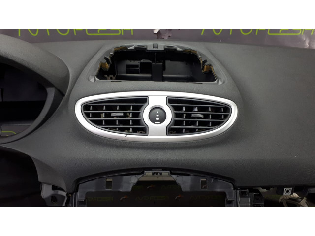 Б/у панель безопасности, торпеда, панель SRP Airbag, ремни, airbag для Renault Clio III Б/у панель безопасности, торпеда, панель SRP Airbag, ремни, airbag для Renault Clio III