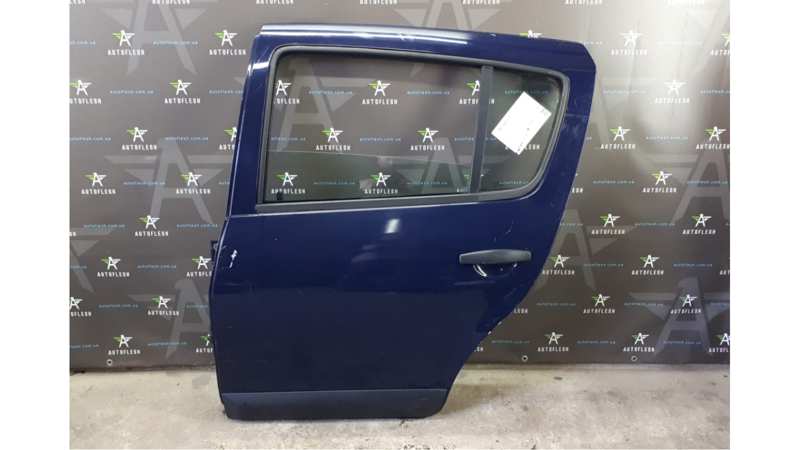 Б/у дверь задняя левая для Dacia Sandero