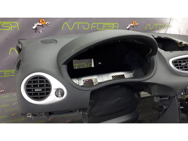 Б/у панель безопасности, торпеда, панель SRP Airbag, ремни, airbag для Renault Clio III Б/у панель безопасности, торпеда, панель SRP Airbag, ремни, airbag для Renault Clio III