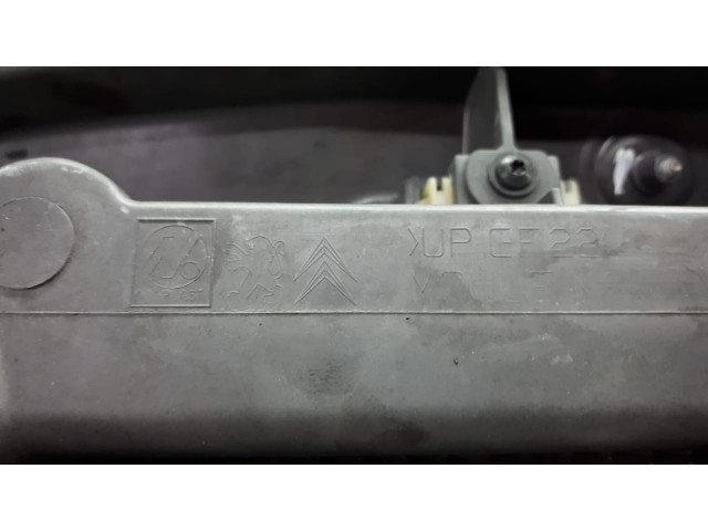 Б/у панель передняя/ телевизор 9801492280 для Citroen C3/ Peugeot 207, 208, 2008 Б/у панель передняя/ телевизор 9801492280 для Citroen C3/ Peugeot 207, 208, 2008