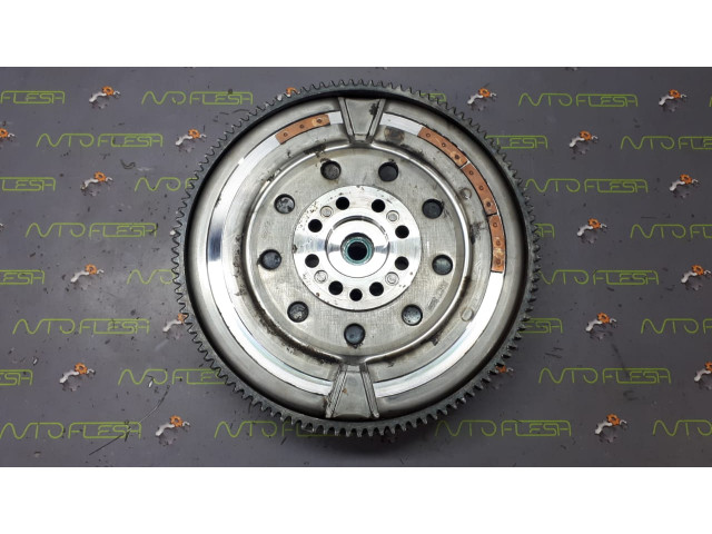 Б/у демпфер/ маховик двухмасовый демпферный 23200-2A853 для Hyundai i40 Б/у демпфер/ маховик двухмасовый демпферный 23200-2A853 для Hyundai i40