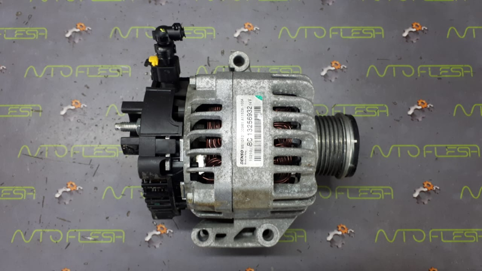 Б/у генератор 13256932, 105A/ 14V для Opel Astra H/ Corsa D/ Meriva B
