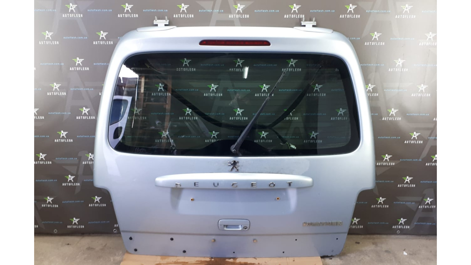 Б/у крышка багажника/ ляда, рестайлинг для Citroen Berlingo/ Peugeot Partner Б/у крышка багажника/ ляда, рестайлинг для Citroen Berlingo/ Peugeot Partner