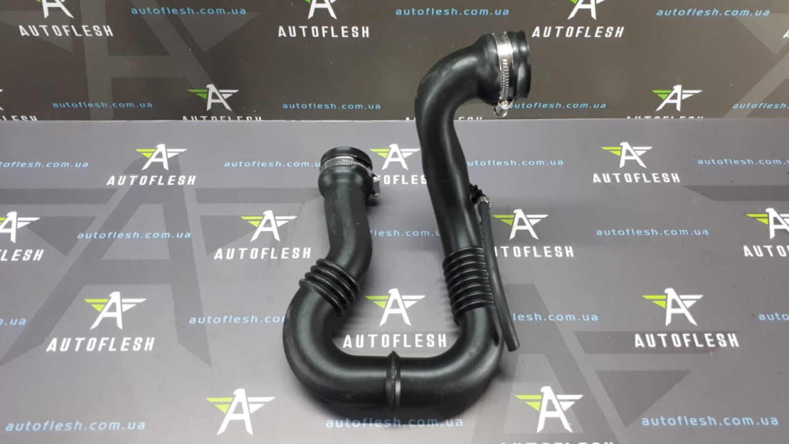 Б/у патрубок интеркуллера 8201068612, 2.0 dCi для Nissan Primastar/ Opel Vivaro/ Renault Trafic II