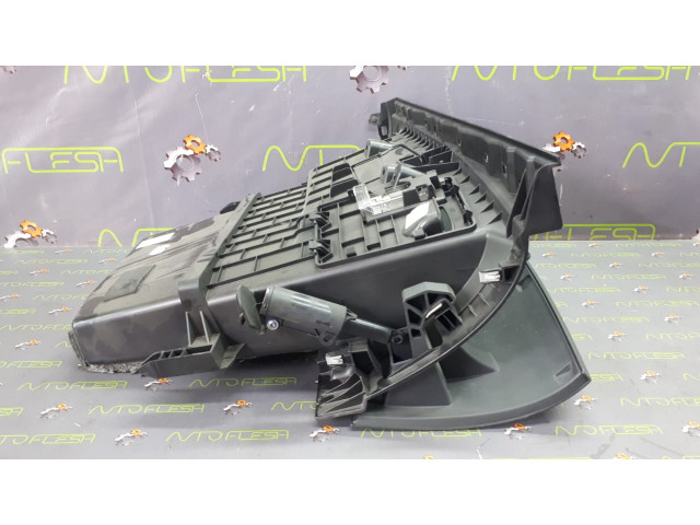 Б/у бардачок 681080020R, 685000007R для Renault Megane III Б/у бардачок 681080020R, 685000007R для Renault Megane III