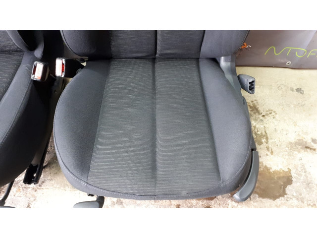Б/у сиденья передние для Renault Scenic II (2003-2008) Б/у сиденья передние для Renault Scenic II (2003-2008)