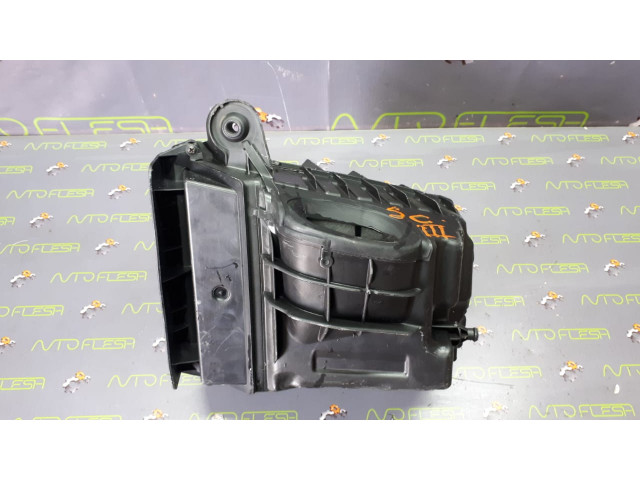 Б/у корпус воздушного фильтра 8200947663/ H8200820922 для Renault Megane III/ Scenic III Б/у корпус воздушного фильтра 8200947663/ H8200820922 для Renault Megane III/ Scenic III