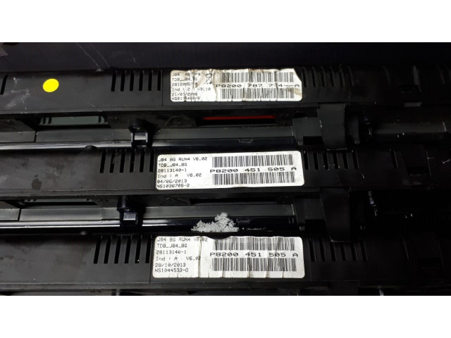 Б/у панель приборов 8200107954A/ 8200787774A для Renault Scenic II Б/у панель приборов 8200107954A/ 8200787774A для Renault Scenic II